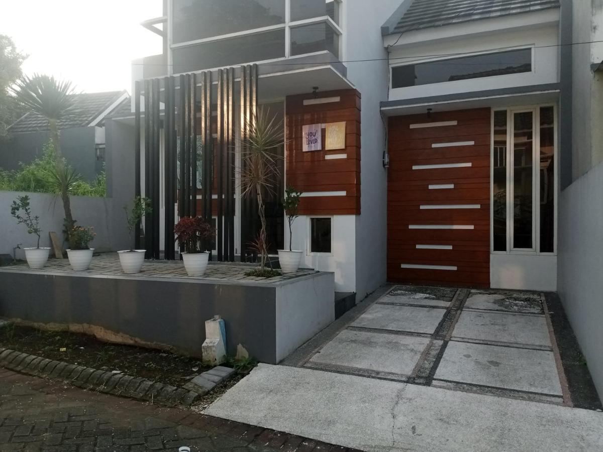 Villa Harmony Syariah II Бату Экстерьер фото